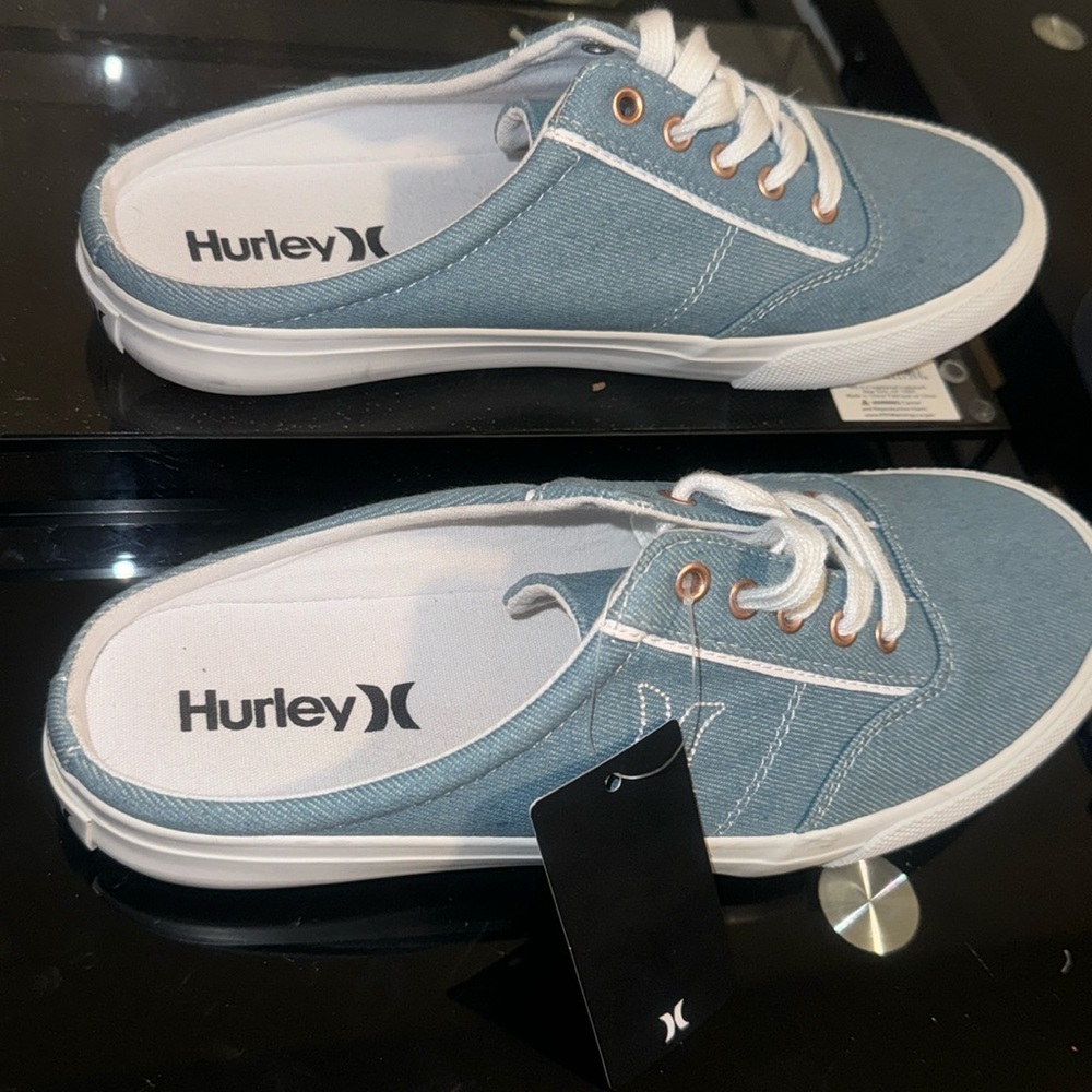 Hurley, size 9 - Picture 1 of 3